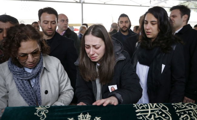 İran'da düşen uçakta hayatını kaybedenlere veda